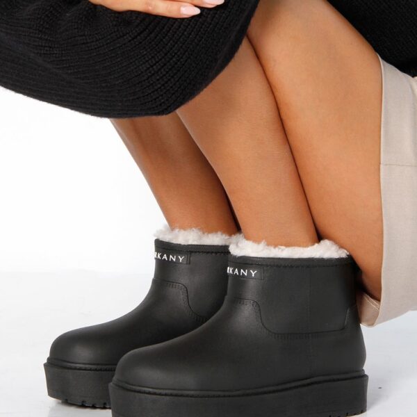 BOTA SARKANY
